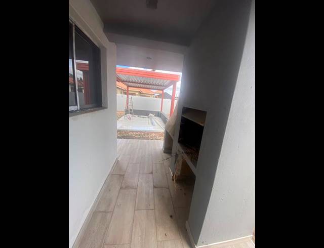 4 BEDROOM HOUSE FOR SALE IN AERORAND